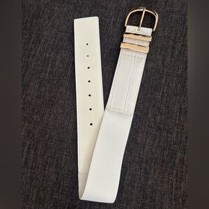 Creamy Slim Waist Belt with a slight stretchy part.
